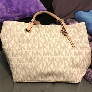 Michael Kors Bag; Comes with wallet